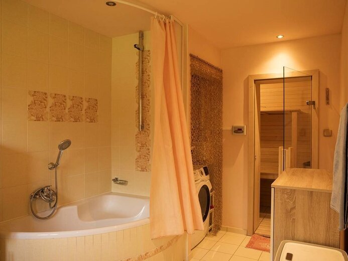 koupelna-wc-sauna-b128- - Tesák