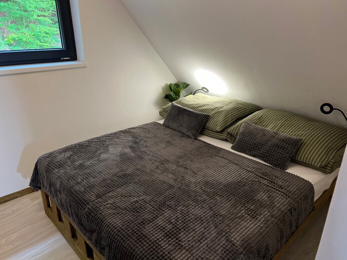 7-lonice-do-lesa1759882350 - Karlovy Vary