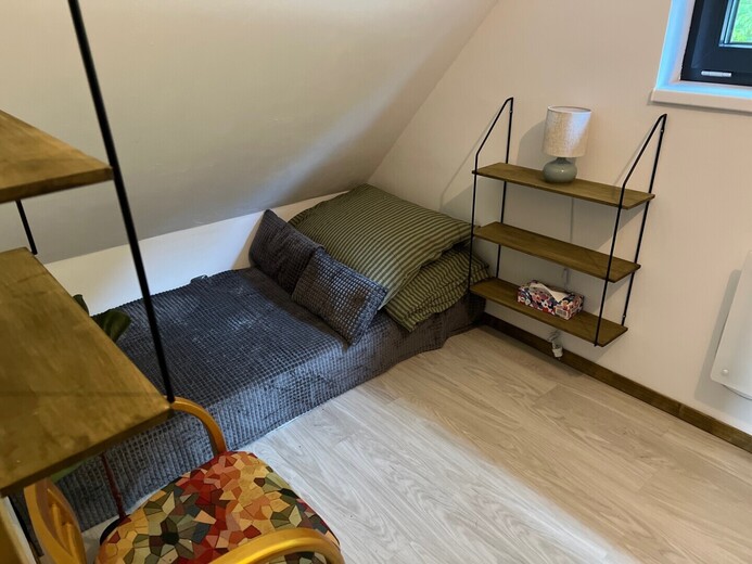 9-lonice-do-lesa-mal-postel1759882356 - Karlovy Vary