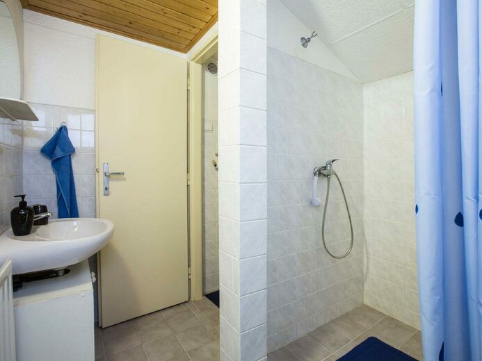 apt-1-05 - Harrachov