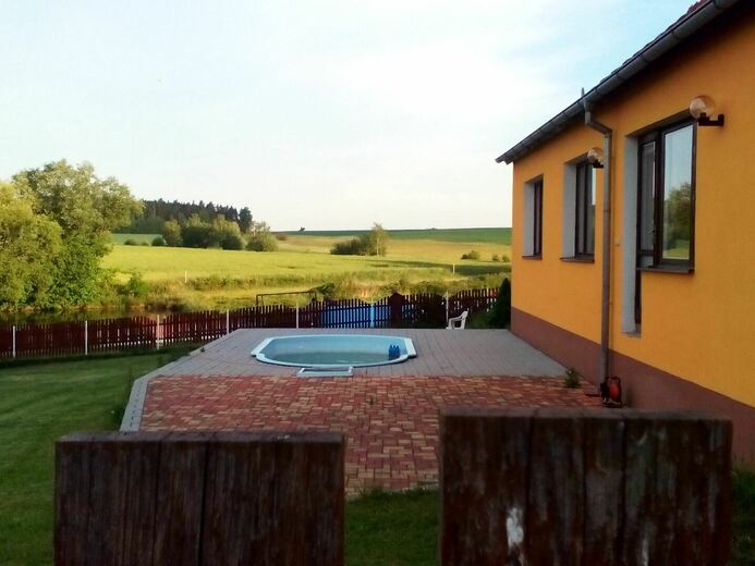 Terasa s bazénem - Sudoměřice u Bechyně
