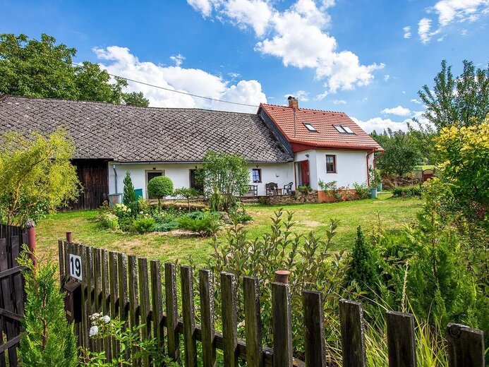 moznost-parkovani-na-dvore-77e9-f0b6-1211354 - Kvaslice