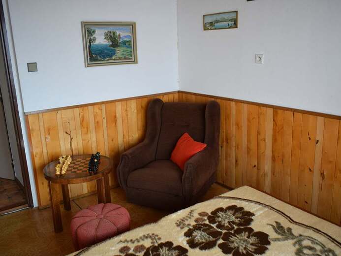 loznice-s-manzelskou-posteli-f91e- - U Hronova