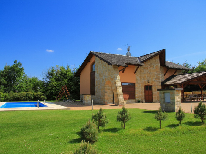 V550 - Bílá Třemešná