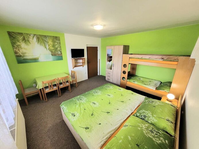 loznice-2-4-luzka-dc9e-401c-1007494 - U hradu Pecka