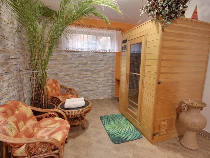wellness-sauna-pouze-pro-hosty--9945-401c-434862 - U hradu Pecka