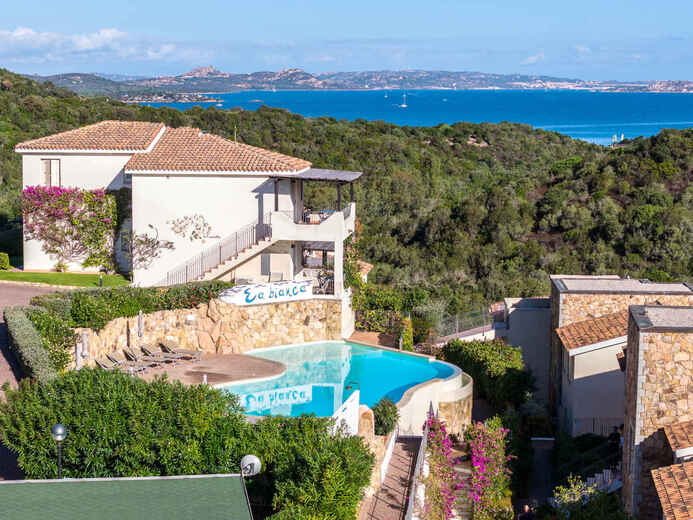 2545648 - Sardinie-Arzachena